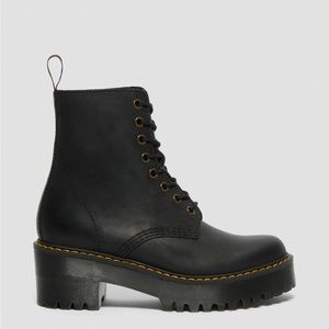 Womens Dr. Martens boots (SHRIVER HI WOMEN'S WYOMING LEATHER HEELED BOOTS)